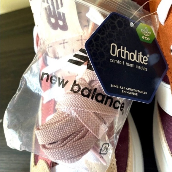 New Balance Sz M 10 W 12 Burgundy Pink Haze Sneakers Tennis Shoes Rare CT302MA - Picture 6 of 10